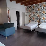 Y Kai (adults Only) Apartment *