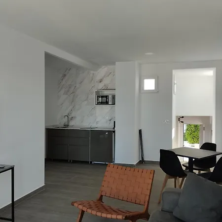 Y Kai (adults Only) Marbellac